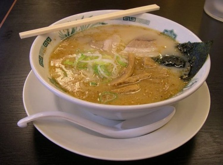 Related dishes of RAMEN and Tonkotsu